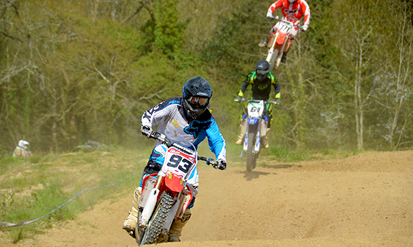 Tanguy Egler devant Franck Grassin et Lyvio Ramassamy en 2ème manche.