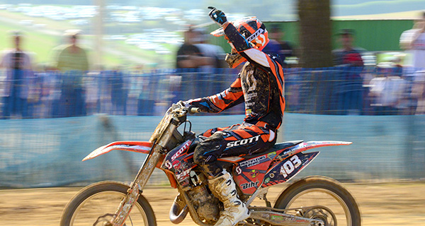 C'est finalement le leader du Championnat, Dan Houzet, qui s'impose  sur la journée.