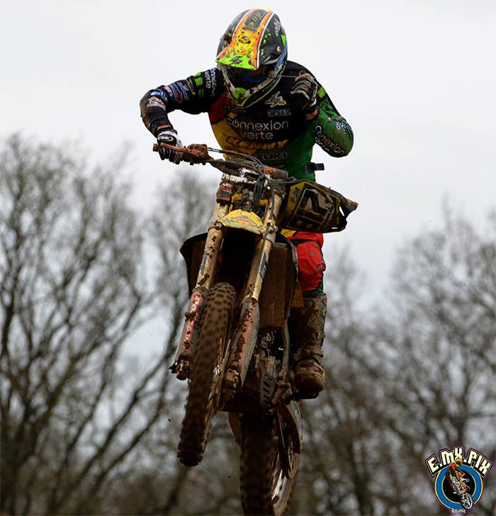 Jason CLERMONT en souffrance à Ernée. (Photo Eddy TERTRAIS)