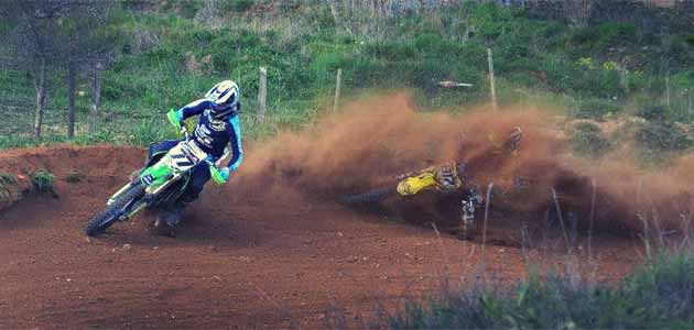 A Plouasne pour l'ouverture du Championat de Bretagne, les deux cadors Bretons David Adam et Jason Clermont n'ont pas amusé le terrain. Ce n'est surement pas Jason Clermont qui dira le contraire ... Photo Facebook Stéphanie Thébault