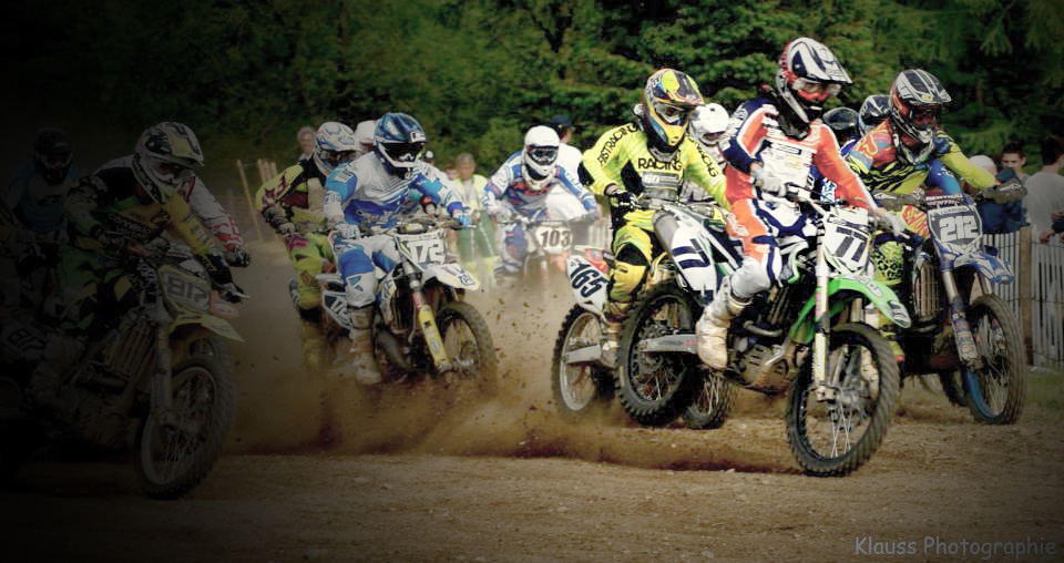 David Adam ne se ménage pas pour claquer des holeshot en championnat de Bretagne. Photo Matylde Klauss