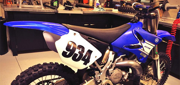 Une 250 YZ qui fait plaisir à voir ! Photo DV Facebook